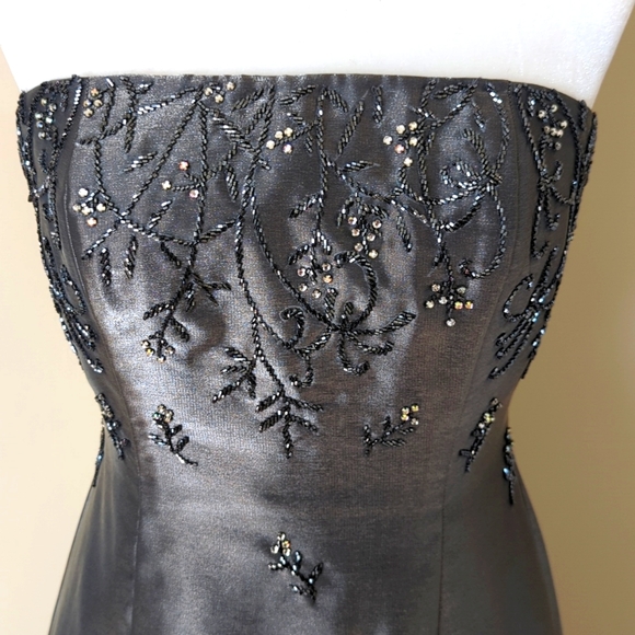 Ladies Strapless Ombre beaded gown size 6 - Picture 2 of 12